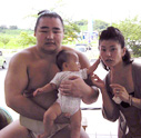 鶴竜関と。舟さん、セントレアの画像と同じだ。