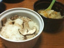 今日は松茸ご飯です〜。もちろん、舟さんのですょ。