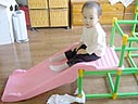 すべり台。見てて見てて〜。