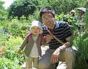 「あんよー、あんよー」と叫び歌いつつ散策中。