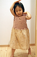 七五三スタジオ撮り以後、カメラを向けると妙にポージングをとることが多くなってきました…。