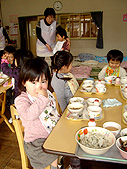 一緒に給食をいただきました(美味しかった)