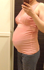 妊娠9ヶ月のお腹。まだまだ大きくなるの！？