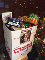 アメリカ海軍主催のTOYS FOR TOTS