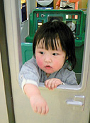 電車に乗ってご満悦