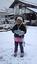雪で遊んで大満足!