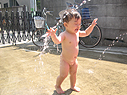 水かけられて喜ぶMな息子